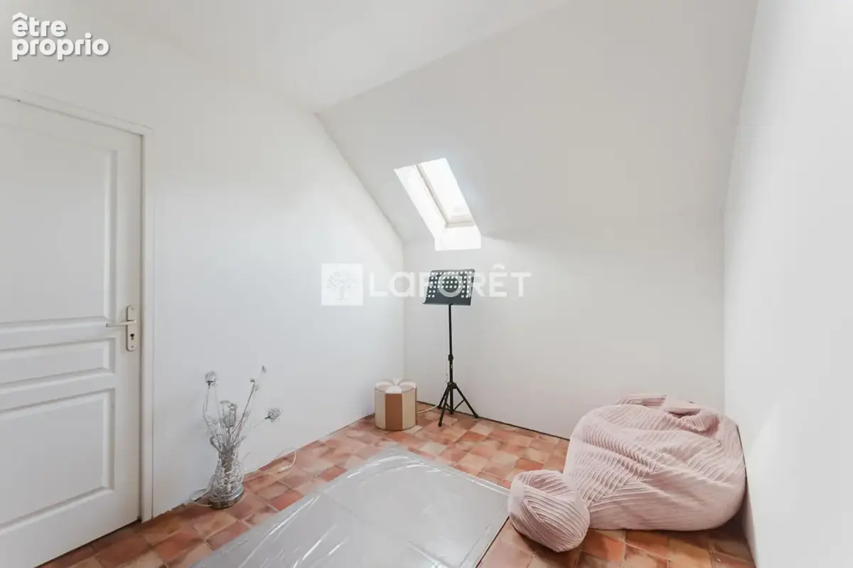 Pavillon semi plain pied de 136 m2, 4 ch, jardin, garage, carport - photo 8
