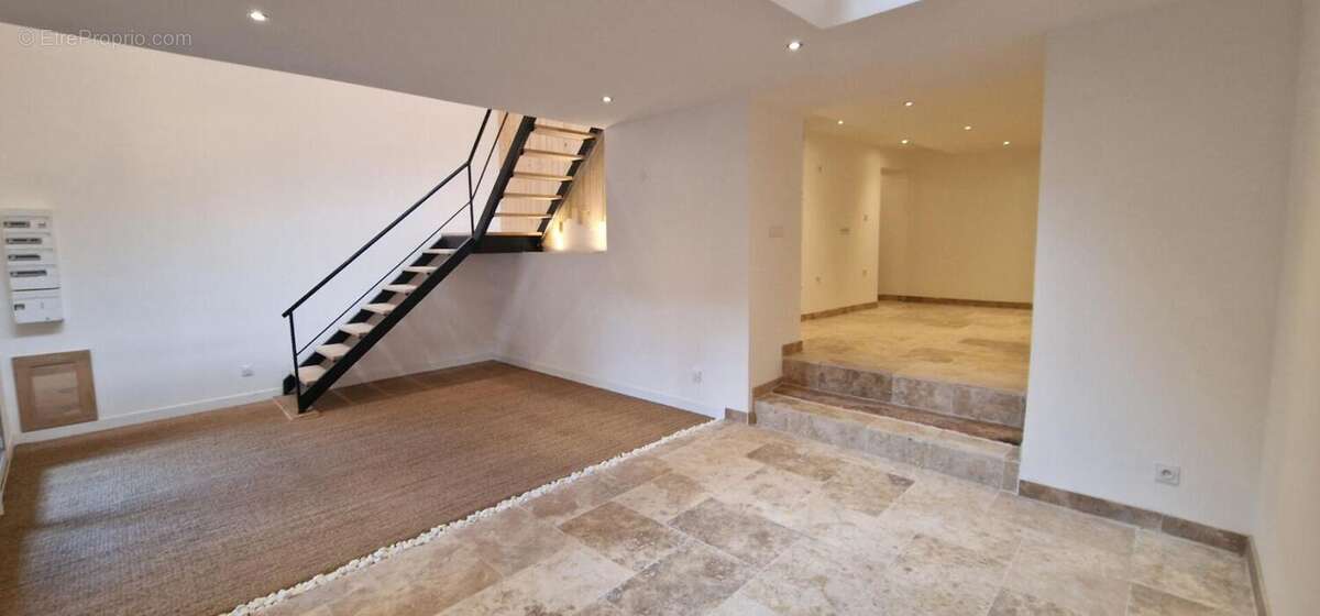 Appartement à L'ISLE-SUR-LA-SORGUE