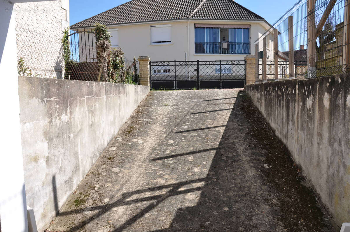 Maison à SAINT-GERAND-DE-VAUX