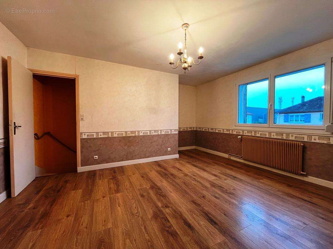 Maison à MARGNY-LES-COMPIEGNE