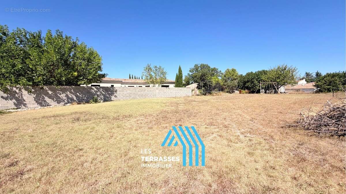 Terrain 734 m² à Le Teil  - photo 2