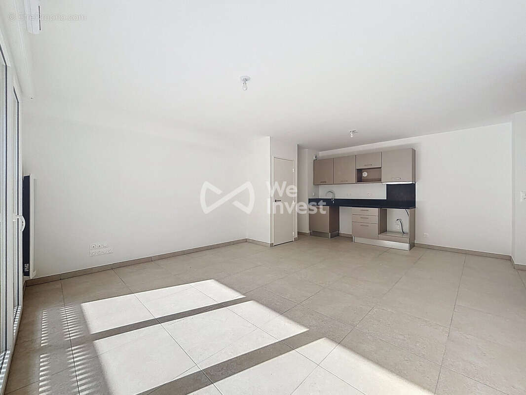 Appartement à VIC-LA-GARDIOLE