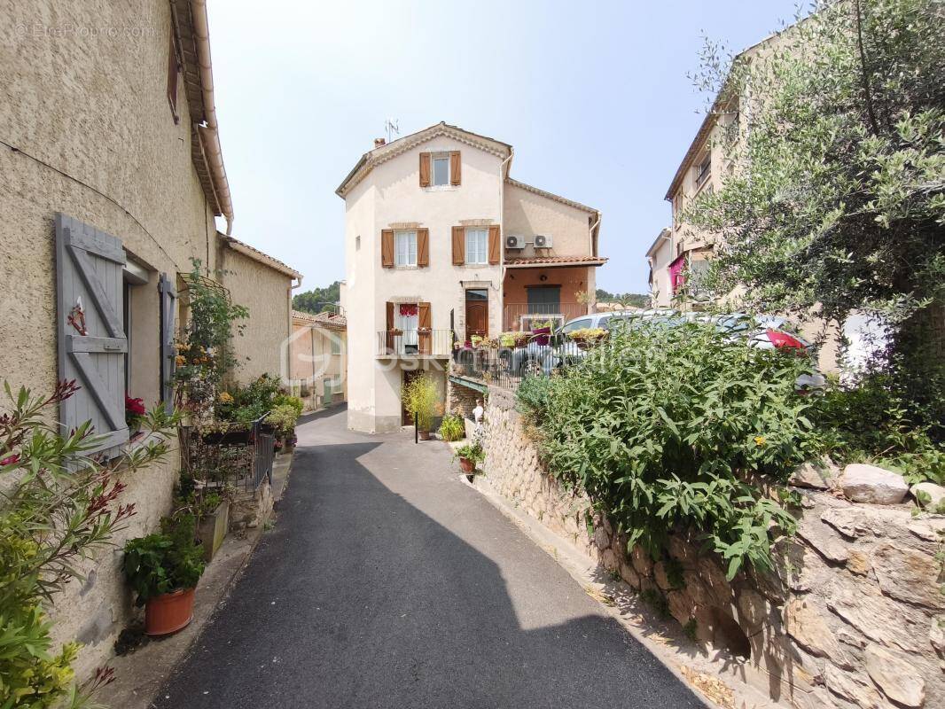 Maison à SAINTE-TULLE