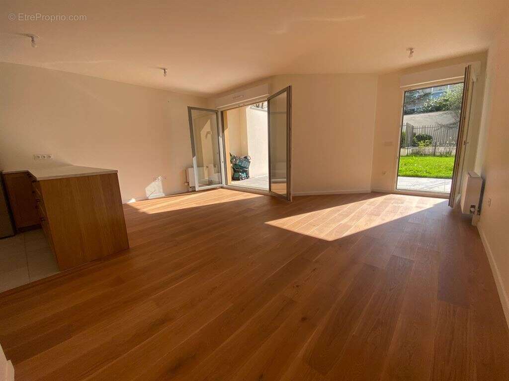 Appartement à SURESNES