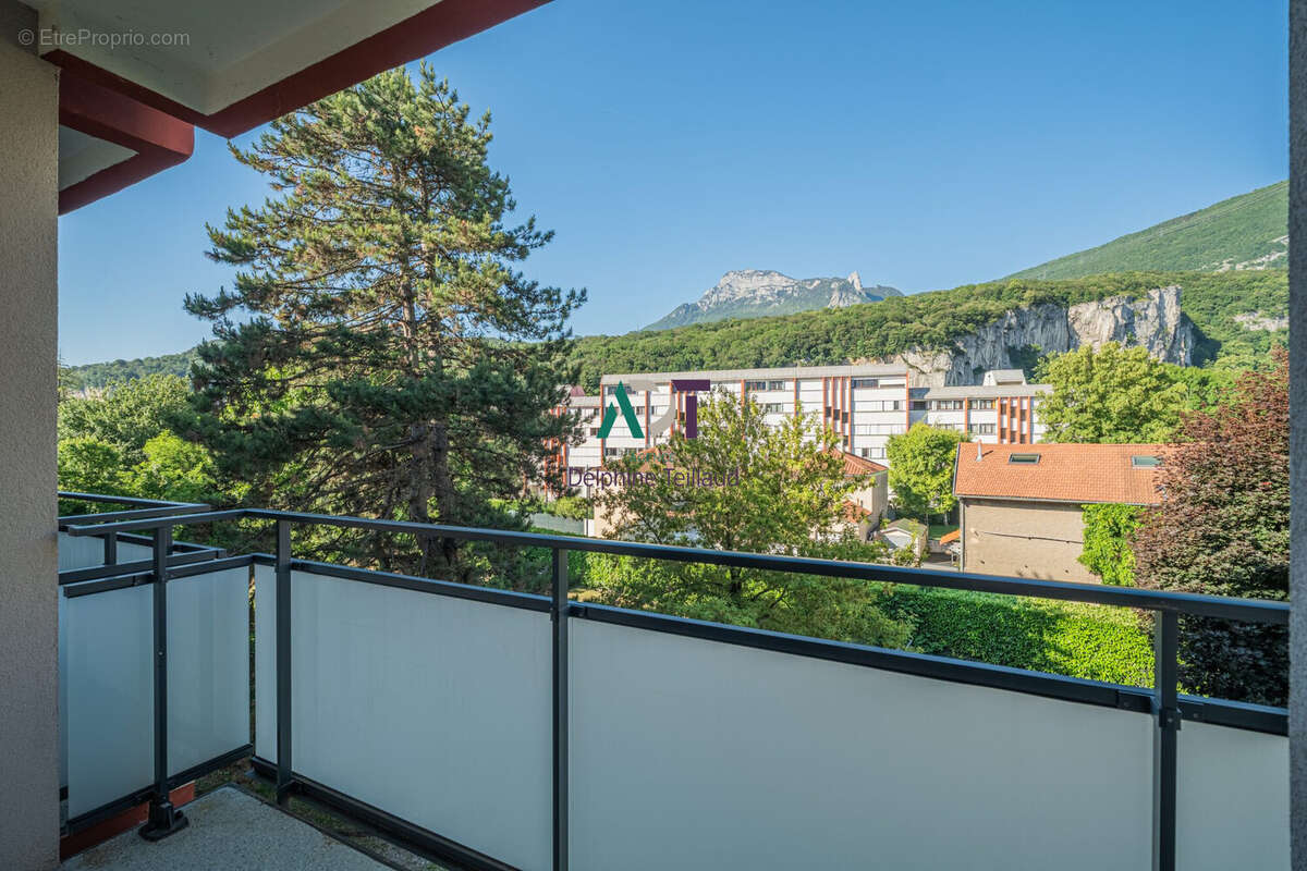 Appartement à FONTAINE