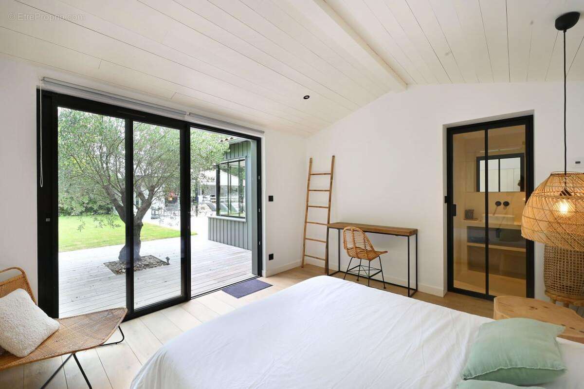 Maison à LES PORTES-EN-RE