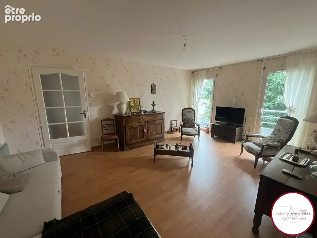 Appartement T3 lumineux avec ascenseur et parking -Saint-Amand-Montrond centre-ville - photo 4