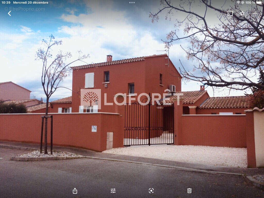 Maison à L&#039;ISLE-SUR-LA-SORGUE