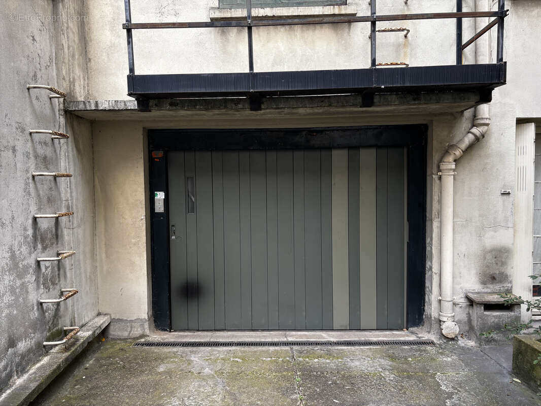 Parking à PARIS-14E