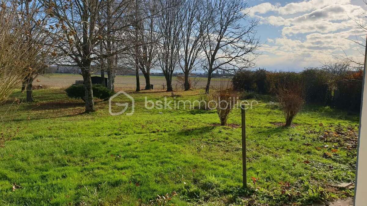 Maison à VILLECOMTAL-SUR-ARROS