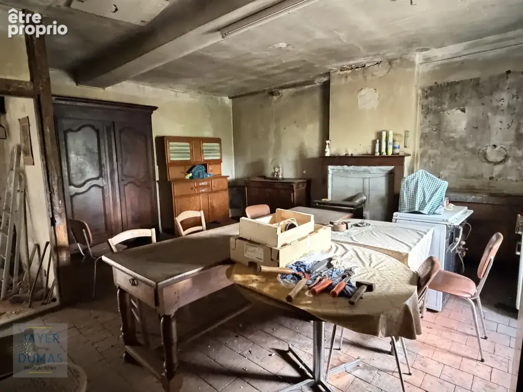 SAINT-MARTIN-SOUS-MONTAIGU - Au Calme - Maison en pierre à rénover entièrement - fort potentiel - photo 4
