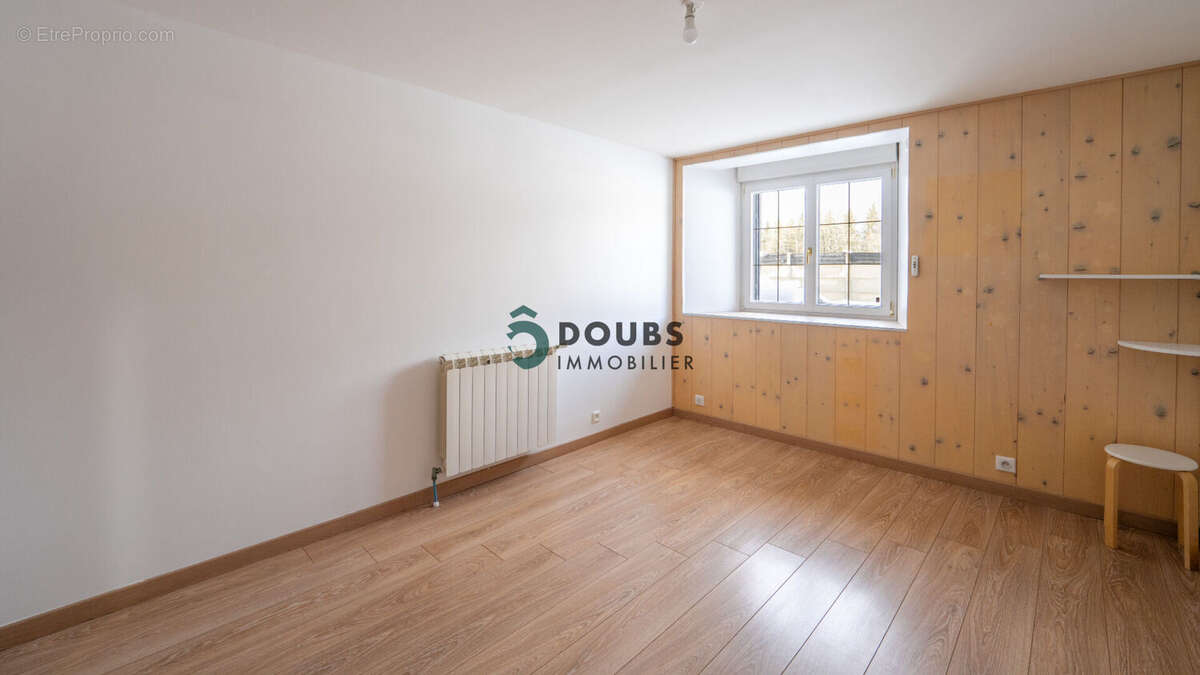 Maison à SAINT-JULIEN-LES-RUSSEY