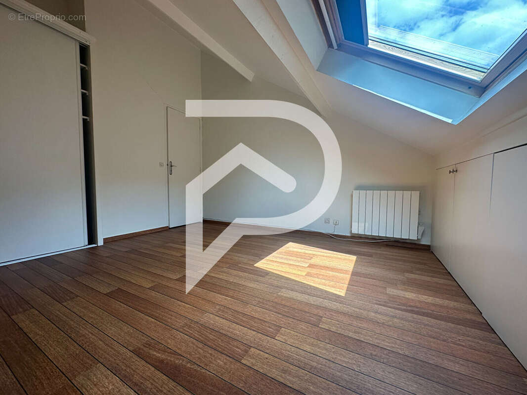 Appartement à OZOIR-LA-FERRIERE