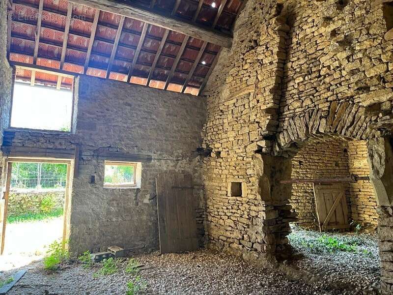 Terrain à POUILLY-EN-AUXOIS