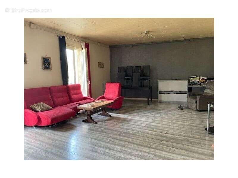 Appartement 450 m² à Sens  - photo 8