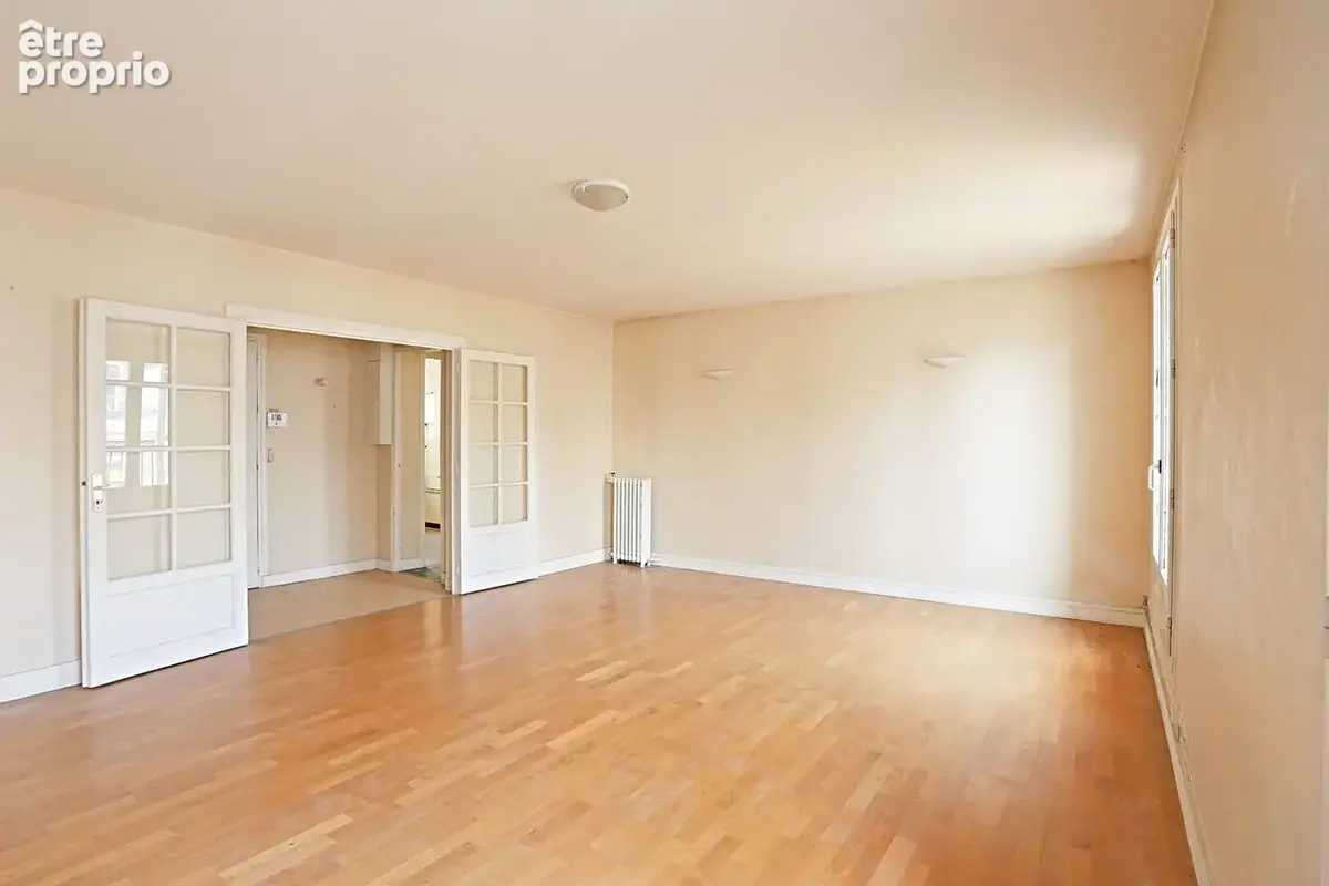 Etienne MARCEL - balcon - 2/3 Chambres - photo 2