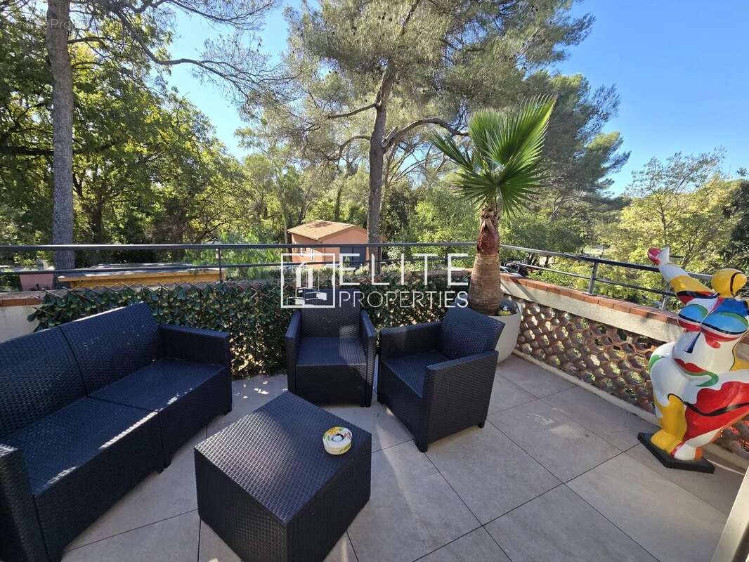 Appartement à MOUGINS