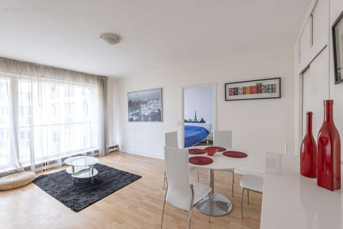 Appartement à PARIS-15E