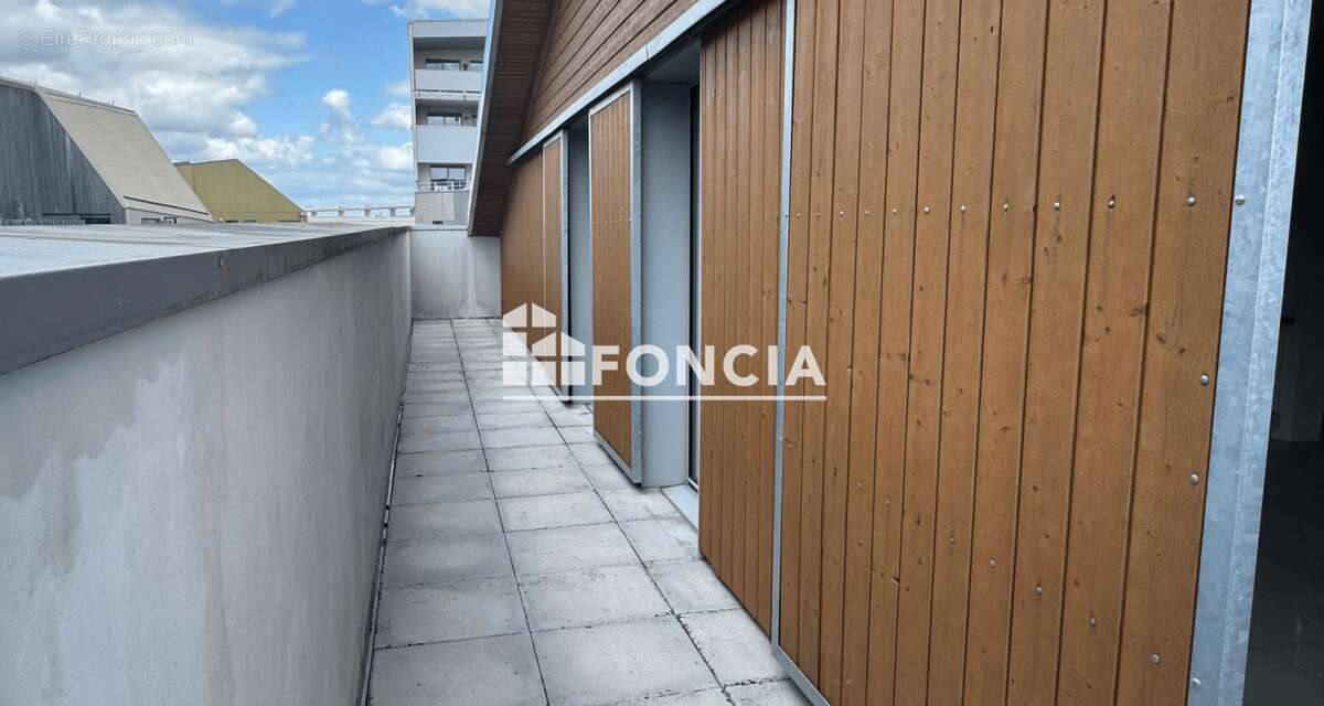 Exclusivité – t3 dernier étage avec grande terrasse – bassin à flot - photo 9