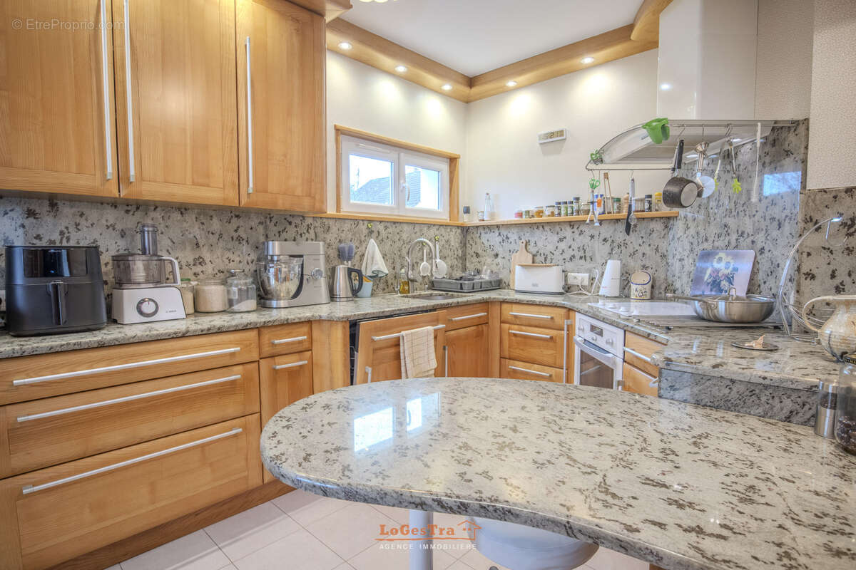 Maison à CONTREXEVILLE