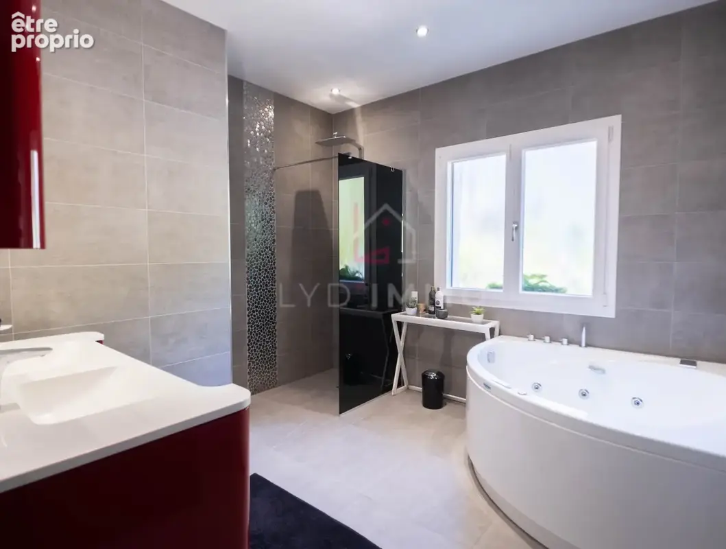 Villa familaile avec piscine et grand terrain - photo 15