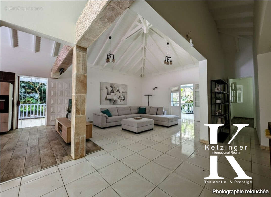 Maison à PETIT-BOURG