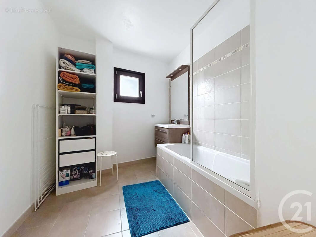Appartement à SATHONAY-CAMP