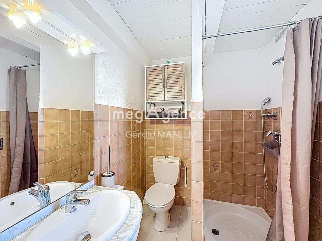 Appartement à ROQUEBRUNE-SUR-ARGENS