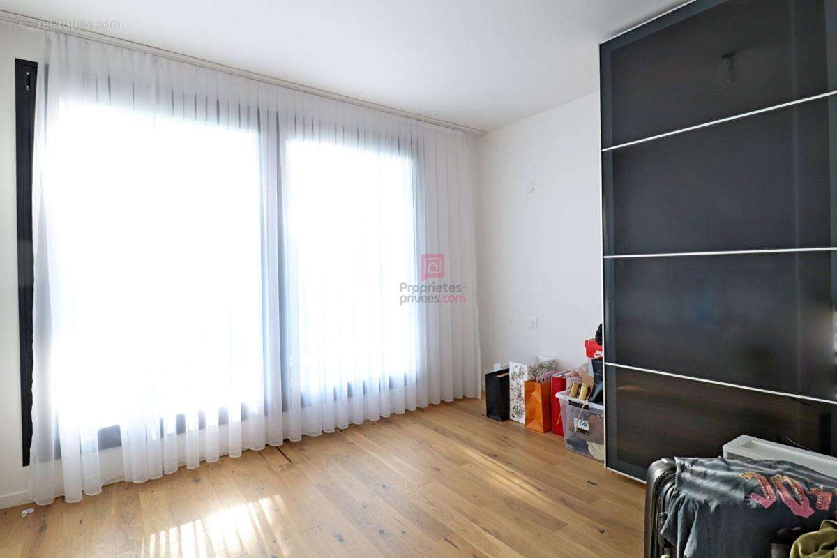 Maison à SAINTE-GENEVIEVE-DES-BOIS