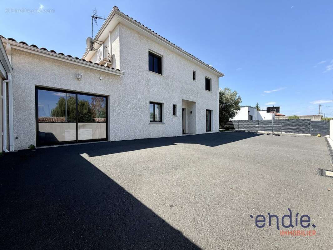 CUNAC - Maison familiale 179 m2 - 5 ch - DPE A - Terrain 759 m2 - Proche ALBI - photo 17