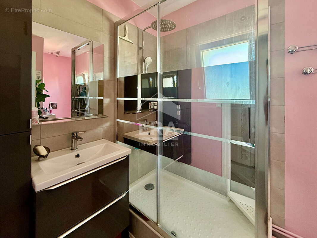 Emplacement ideal - quartier foncillon  le chay- 3 chambres - photo 8