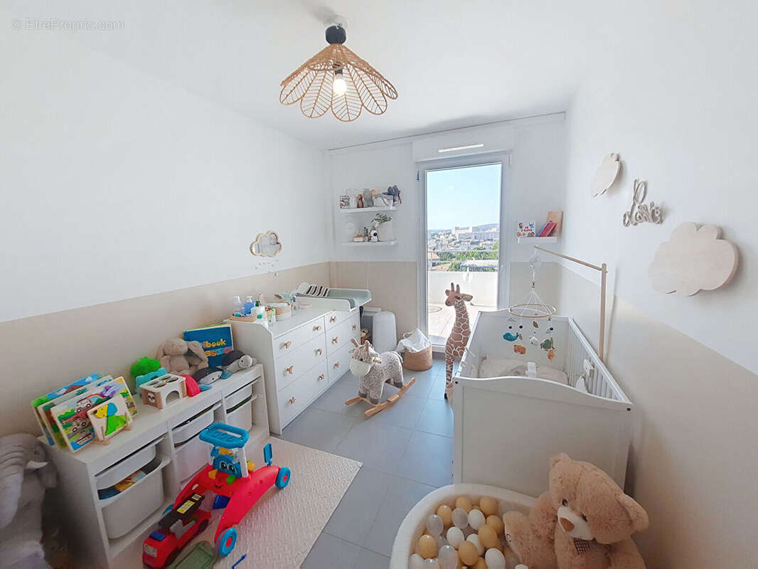 Appartement à MARSEILLE-12E