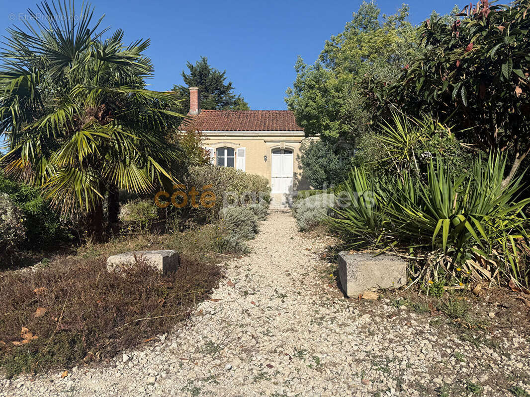 Maison - 2 chambres - Lairoux - photo 2