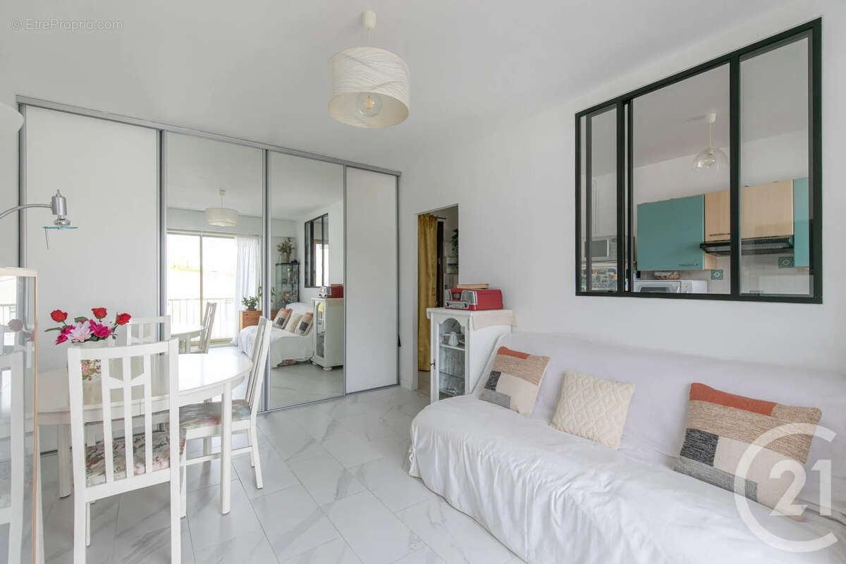 Appartement à SAINT-MAUR-DES-FOSSES