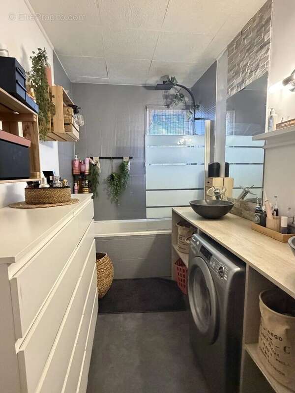 Appartement à ROGNAC