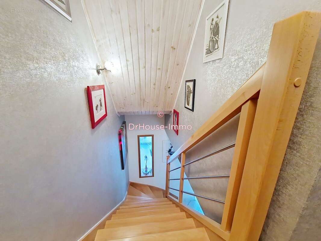 Maison à LES CLAYES-SOUS-BOIS