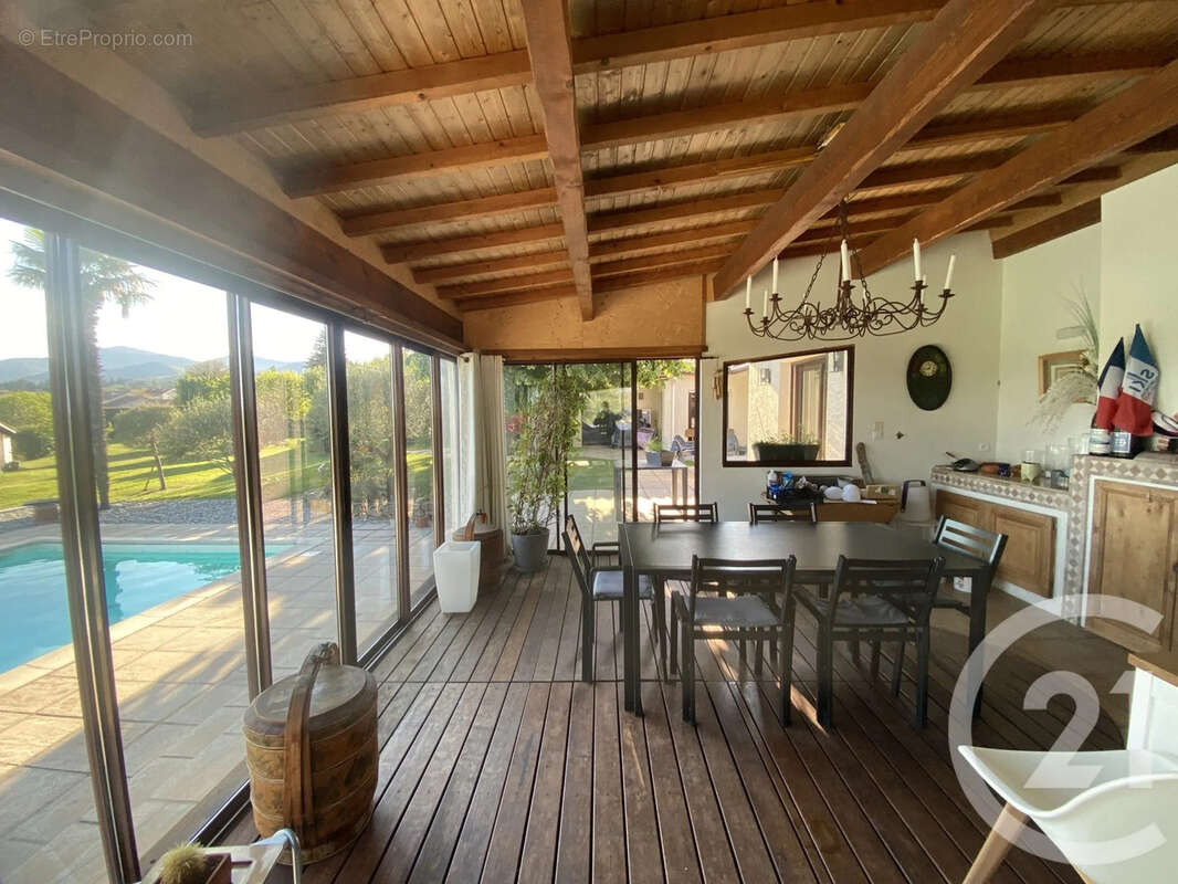 Maison 235 m² à Roiffieux  - photo 5