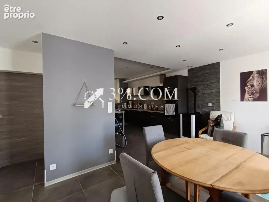Maison de 76m2 renovee avec garage et place de stationnement - photo 2