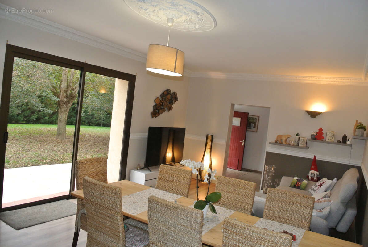 Maison à SAINTE-BAZEILLE