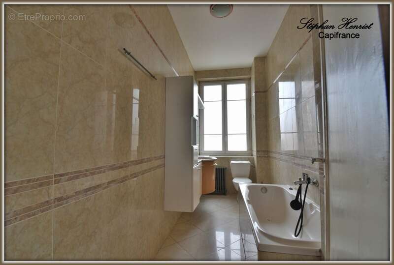 Appartement à VOUZIERS