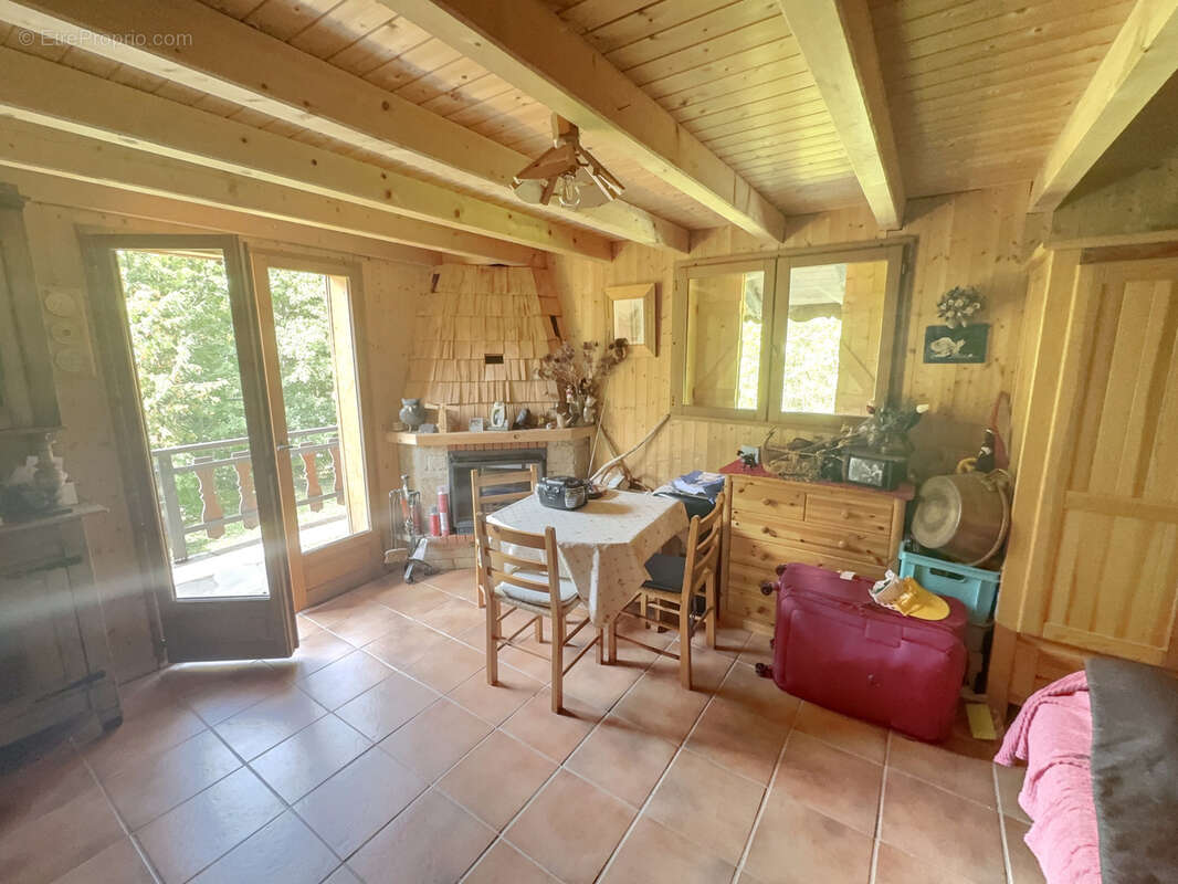 Maison à ESSERT-ROMAND