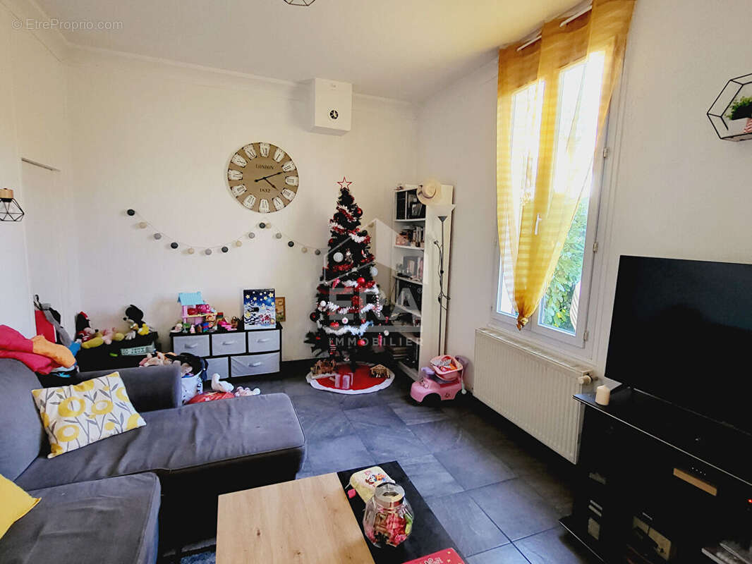 Maison à CHATEAU-ARNOUX-SAINT-AUBAN