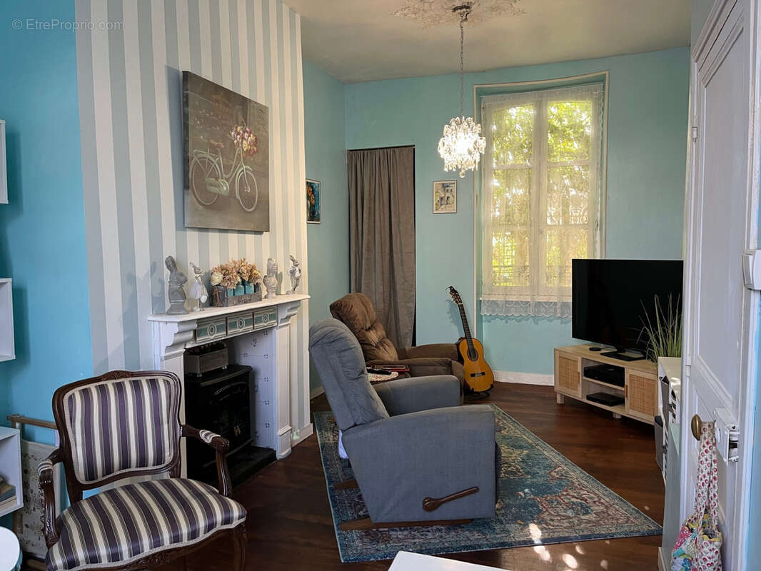 Maison à JUMILHAC-LE-GRAND