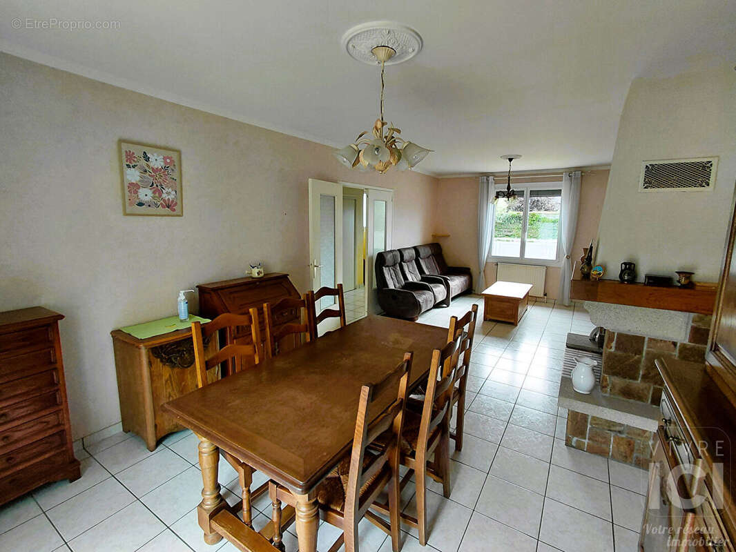 Maison à SAINTE-LUCE-SUR-LOIRE