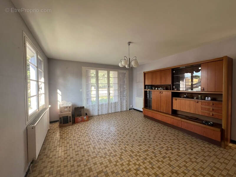 Maison à AIGUILLON