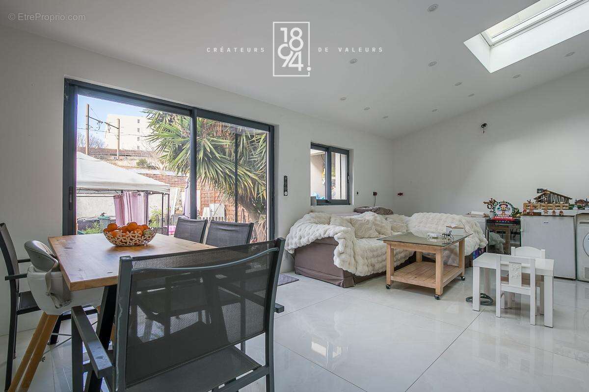Appartement à MARSEILLE-10E