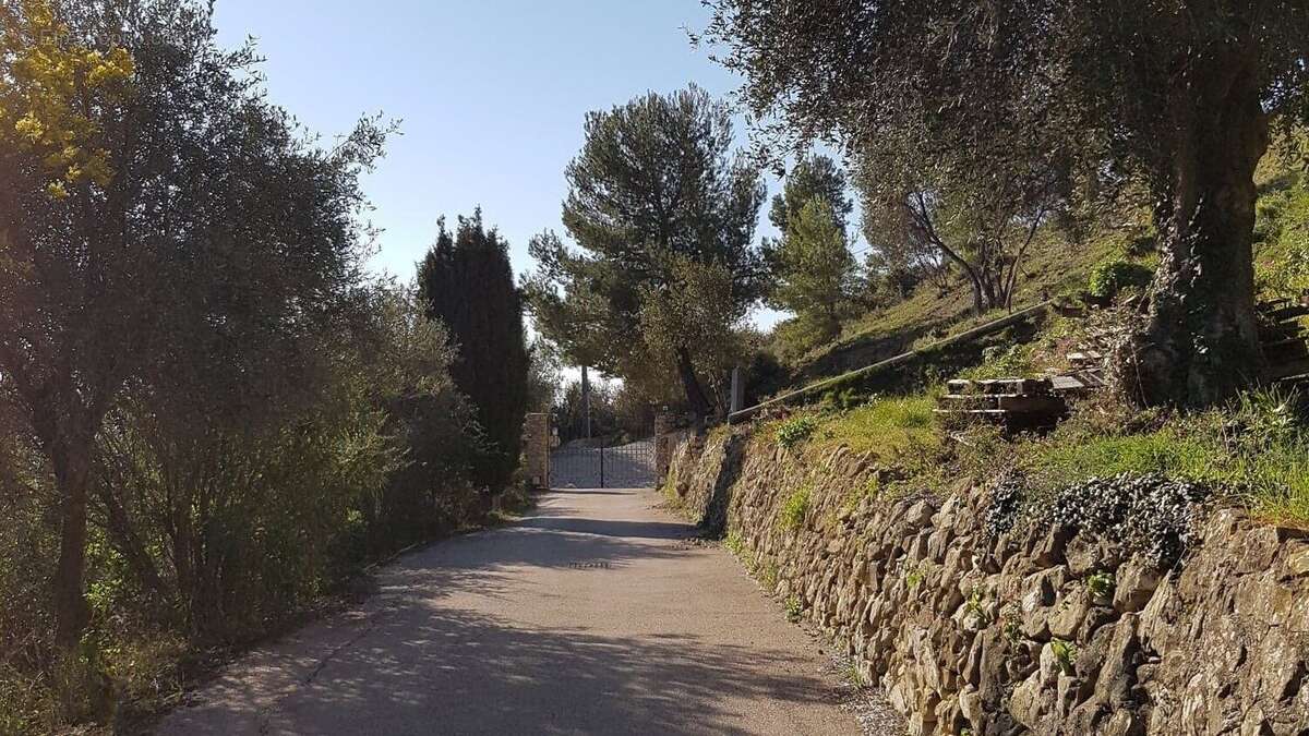 Maison à EZE