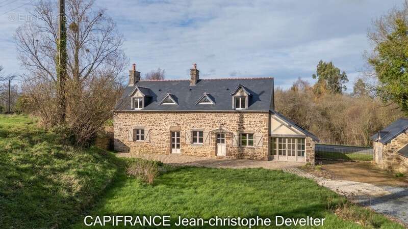 Maison à vendre proche de GORRON (53)maison en pierre 4 chambres sur terrain 1,37 hectare avec garage - photo 2