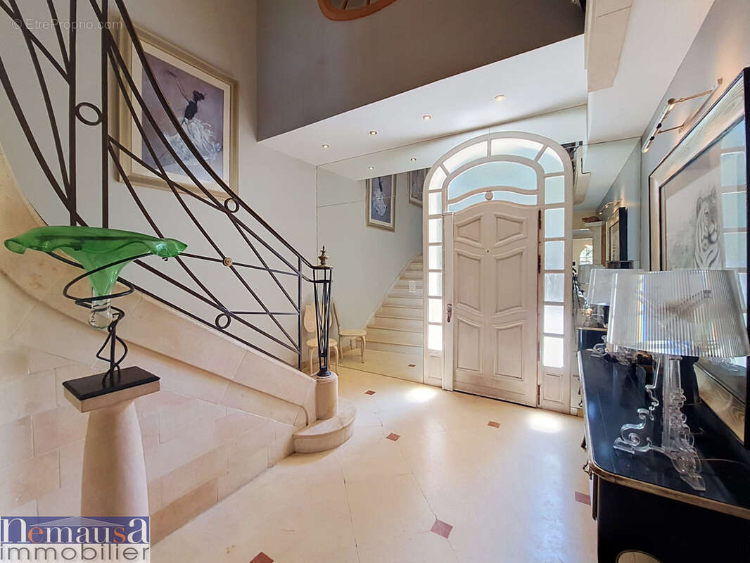 Propriété 200m2 avec Matériaux Nobles secteur bas Planette - photo 9