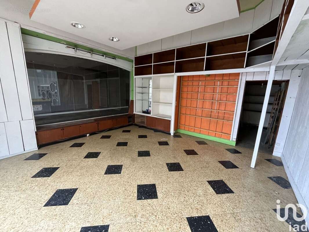 Photo 2 - Commerce à AX-LES-THERMES